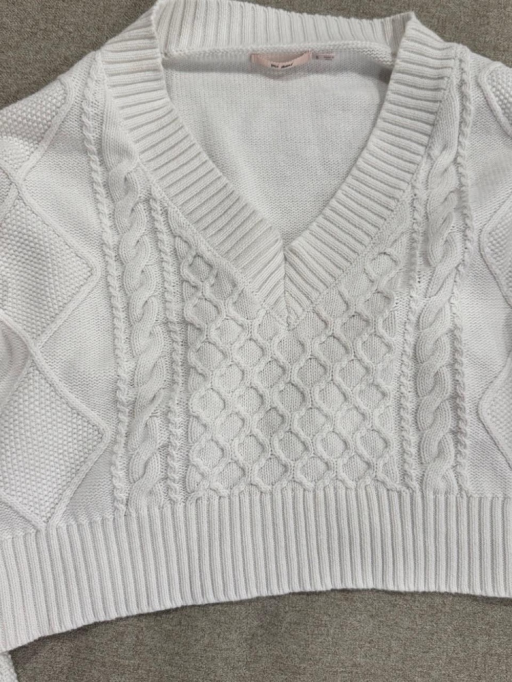 Like Brand New Mi Ami White Cable Knit V-Neck Sweater S
